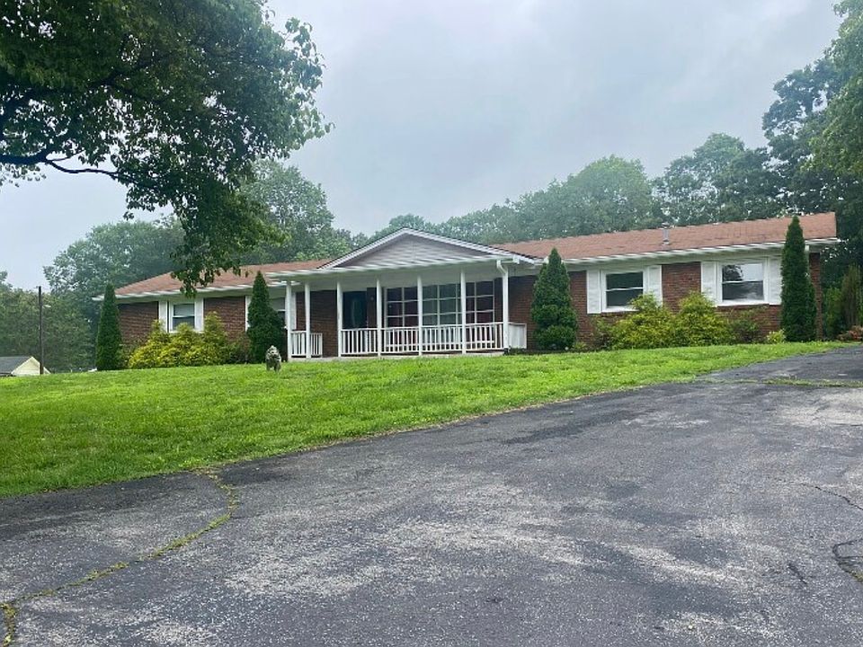 1st image of 224 Park Circle Dr