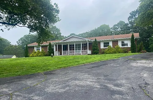 224 Park Circle Dr Photo 1