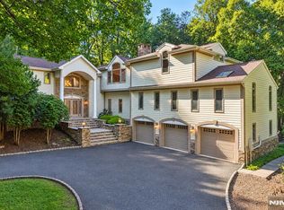 628 Omaha Way, Franklin Lakes, NJ 07417