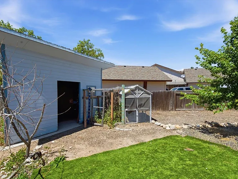 4426 S Tinker Ave — Photo 28