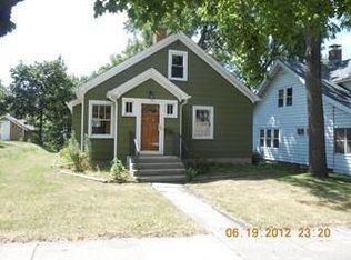 220 S James St, Waukesha, WI 53186
