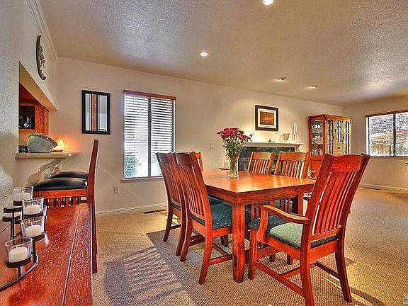 4th image of 2401 Marylyn Cir