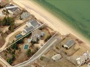 56 Oak Grove Rd, Southampton, NY 11968