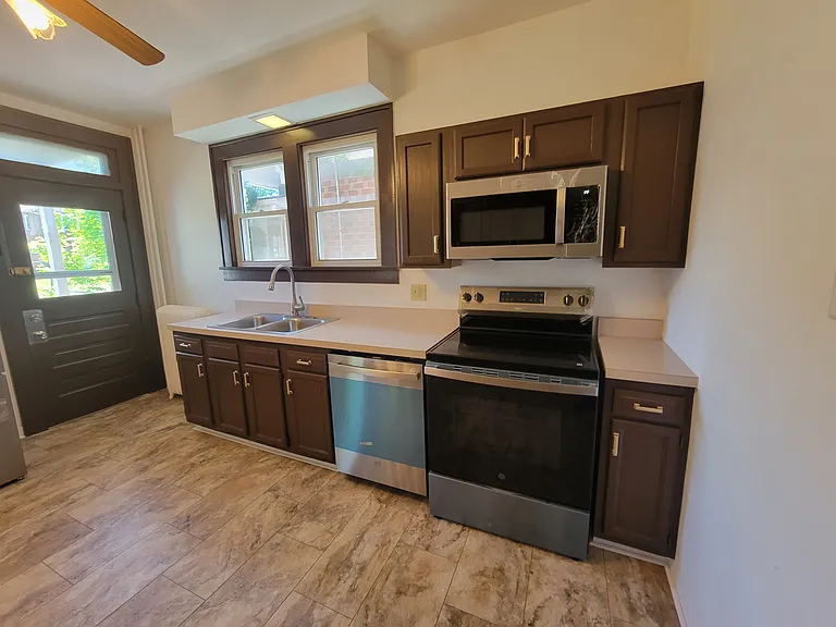 632 Hill Top Dr — Photo 24