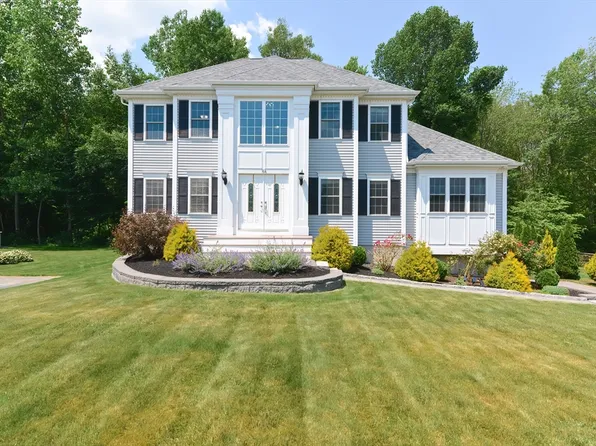 73 Keeneland Cir, Leominster, MA 01453