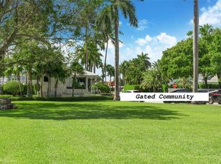 52 Camden Dr, Bal Harbour, FL 33154