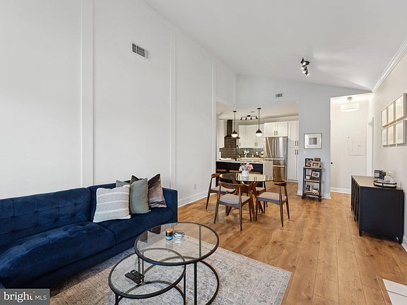 4th image of 4409 Fair Stone Dr APT 305
