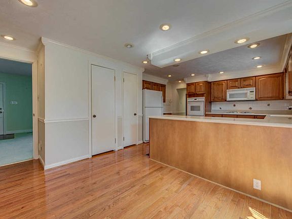 5th image of 4406 Estonia Dr