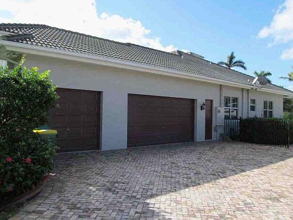 4th image of 901 NW 122nd Ave