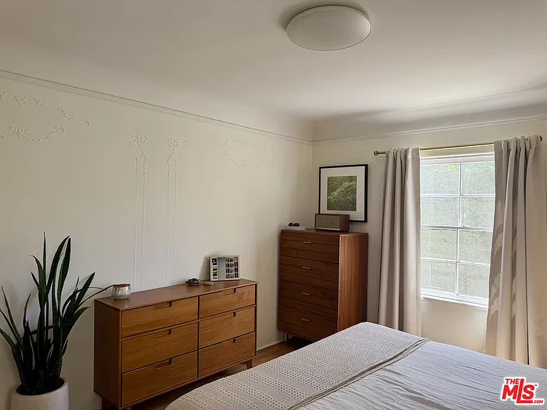 643 Vernon Ave — Photo 17