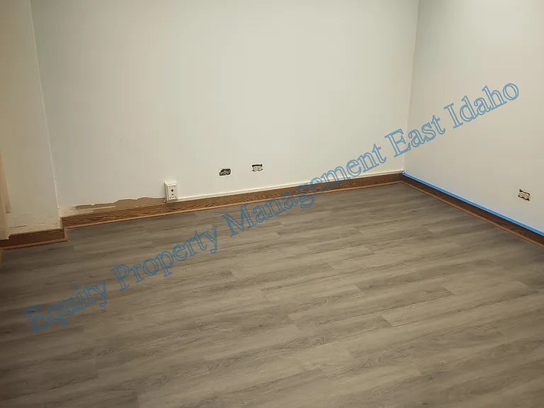 200 S Main St #H5 — Photo 6