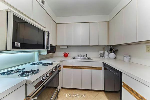 Sold by Town Residential | media 6