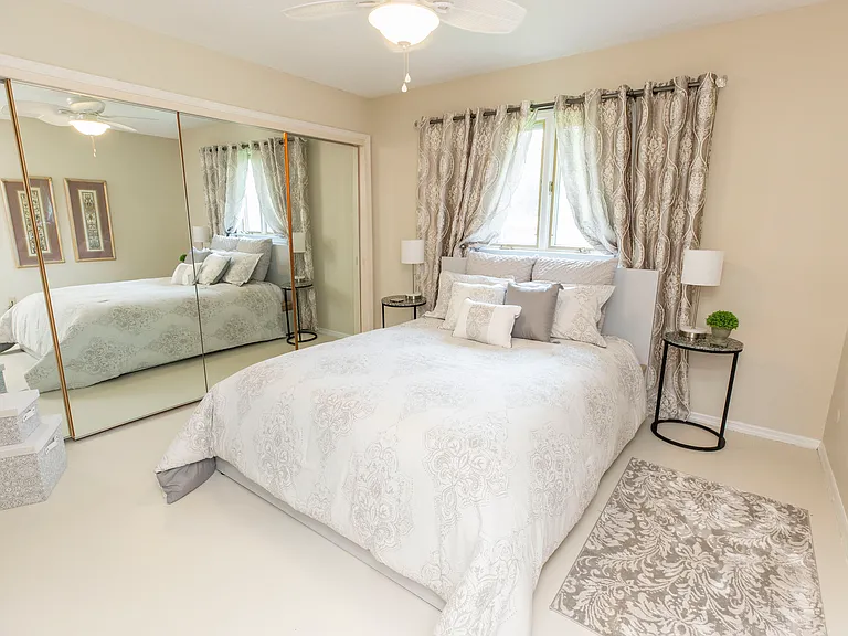 Luxurious second bedroom