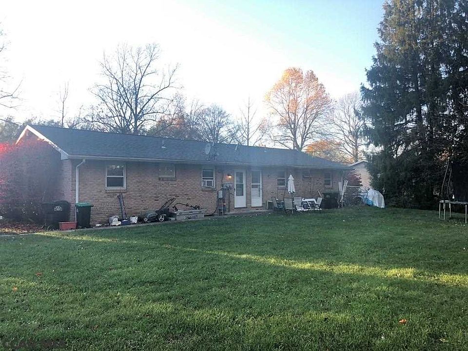 2nd image of 1335-1337 University Dr
