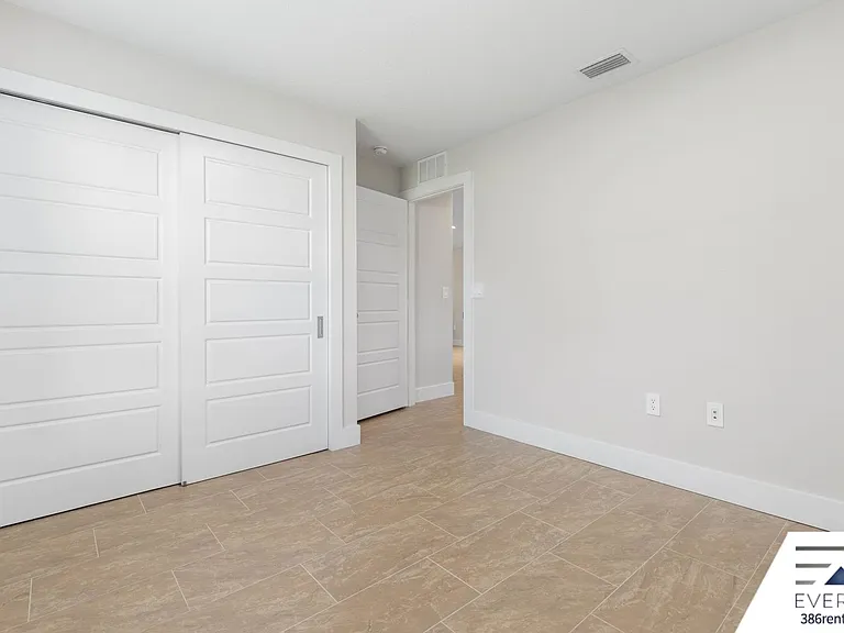 12 Walt Pl — Photo 34