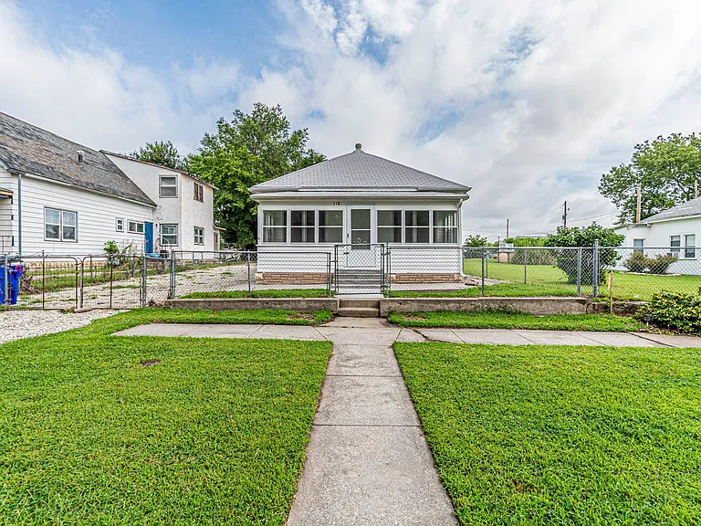 118 E Pine St — Photo 1