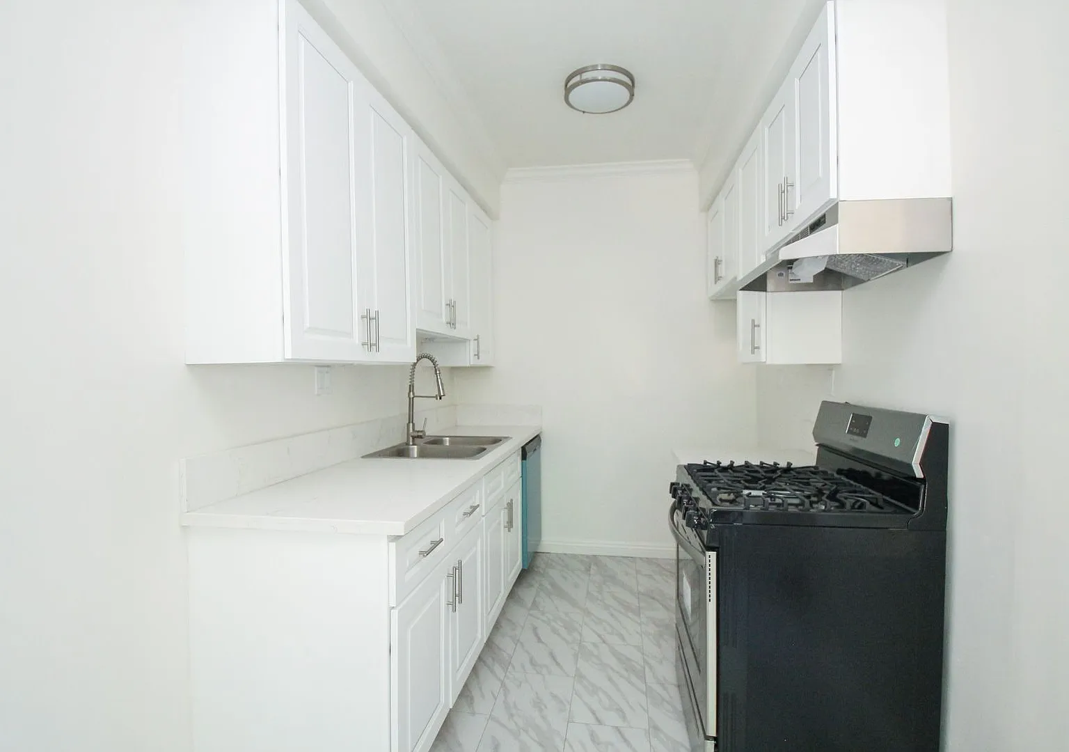 367 N Orange Grove Ave. — Photo 4