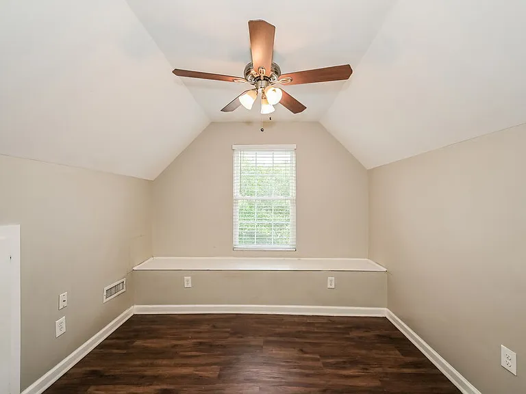 222 Hermitage Dr — Photo 13