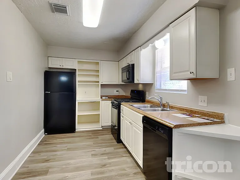 4427 Oakside Dr — Photo 6