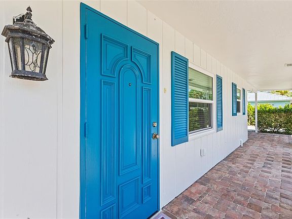 3rd image of 2411 Gulf Gate Dr
