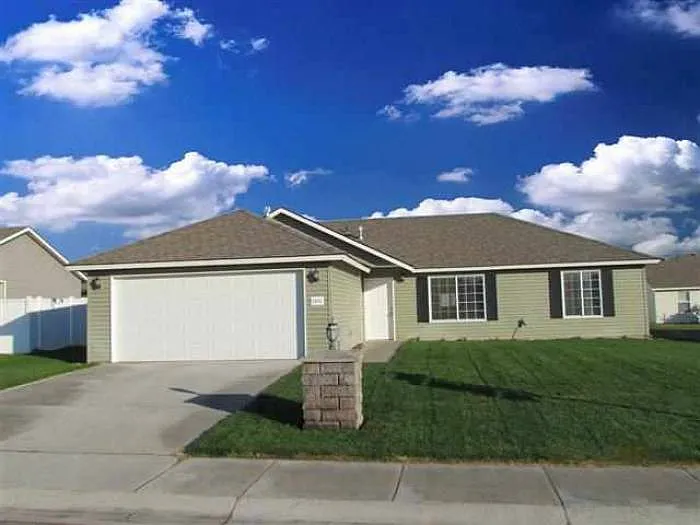 3413 Emerald Downs Ln photo 1