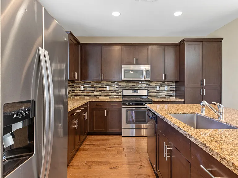 20833 Grapevine Dr — Photo 5