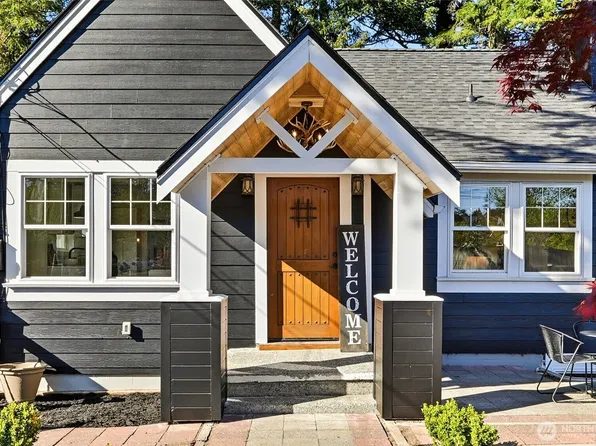 24305 90th Avenue W, Edmonds, WA 98026