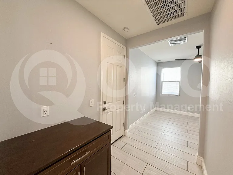 18797 W Becker Ct — Photo 16