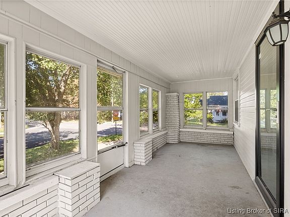 4th image of 200 S Oak Street