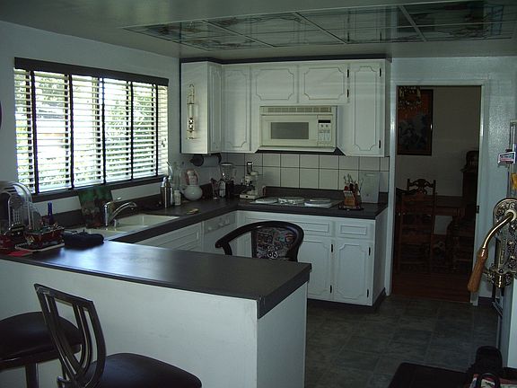 4th image of 3980 Cherry Ave