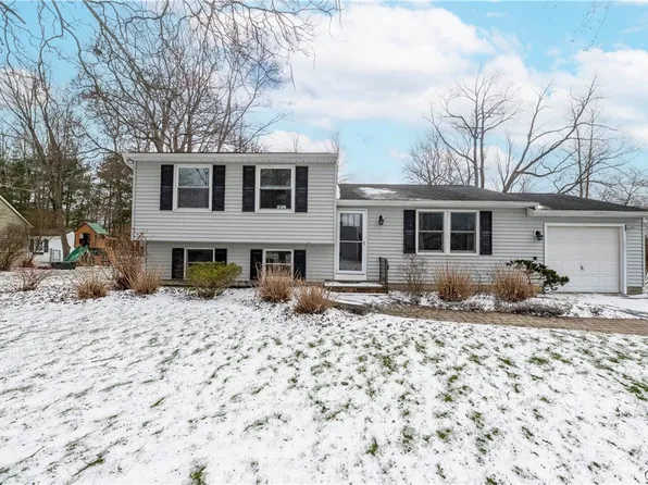 3970 Thrush Ln, Liverpool, NY 13090