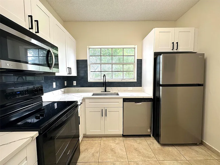 641 Cypress Lake Blvd #K18 — Photo 9