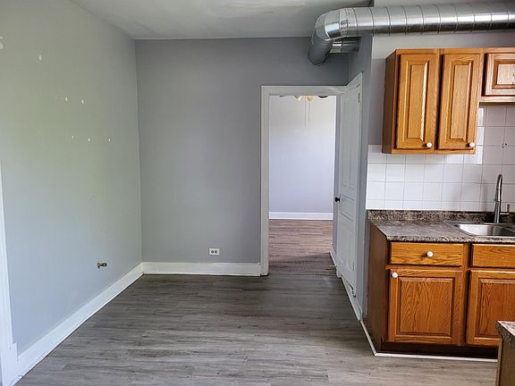 5th image of 3234 W 23rd St Unit 204