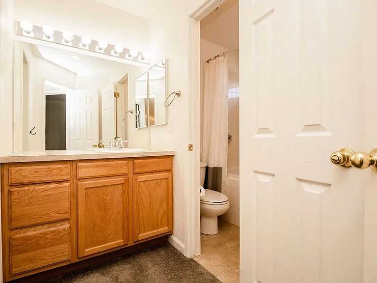4040 Plum Creek Dr — Photo 18