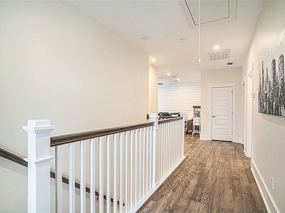 5th image of 119 Philips Park St