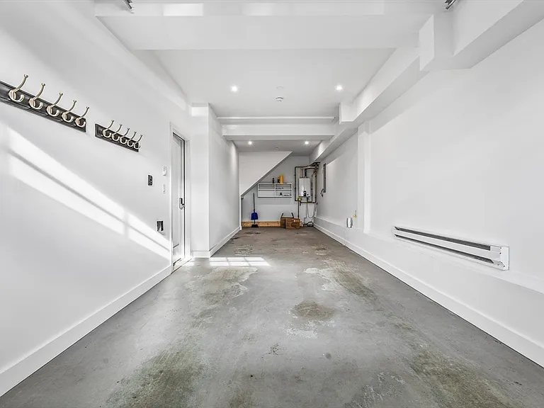 360 Athens St #360 — Photo 21