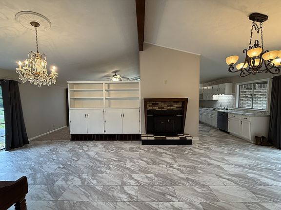 Dining/ Entertainment area