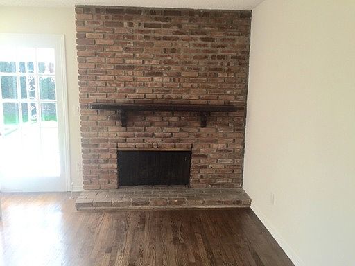 3rd image of 22664 Kittridge St