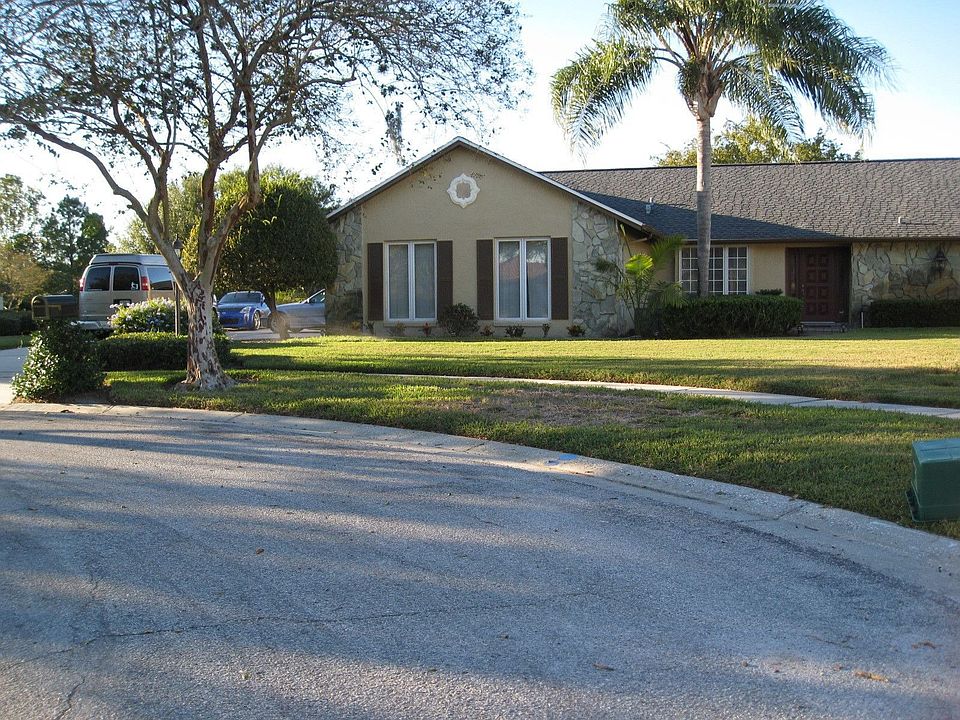 1st image of 9210 Regents Park Dr