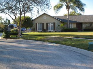 9210 Regents Park Dr, Tampa, FL 33647