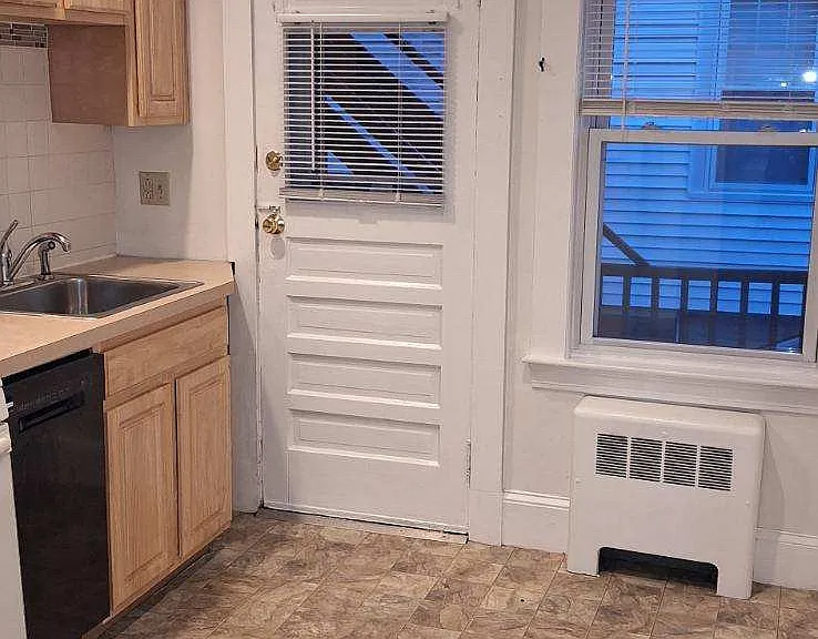 43 Eddie St #1-R — Photo 1