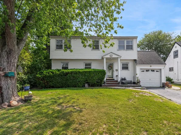 1741 Meadowbrook Road, Merrick, NY 11566