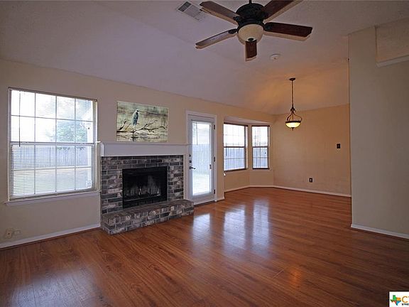 4th image of 2704 Bluejay Dr