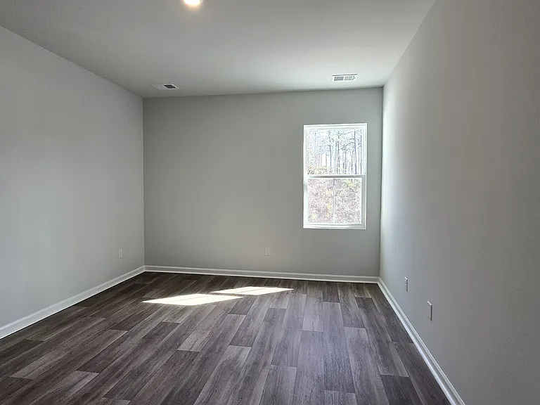 1374 Speedway St — Photo 8