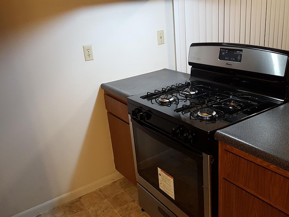 1st image of 1507 Gerrard Ave