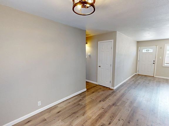 3rd image of 1821 Alaska Ave