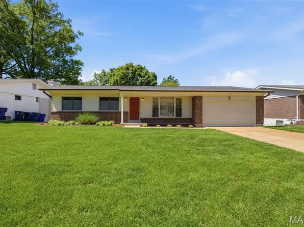 9131 Cherry Brook Ln, Saint Louis, MO 63126