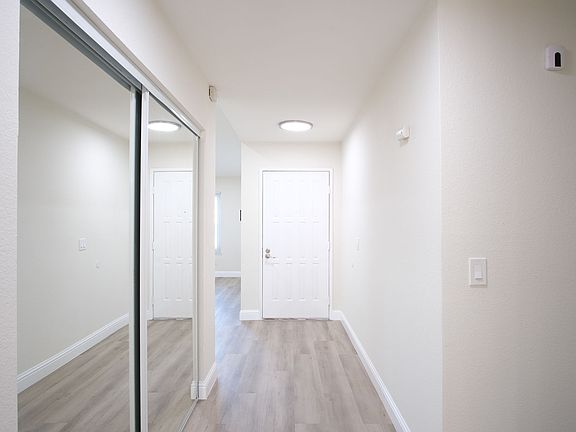 4th image of 2875 Atlanta Dr