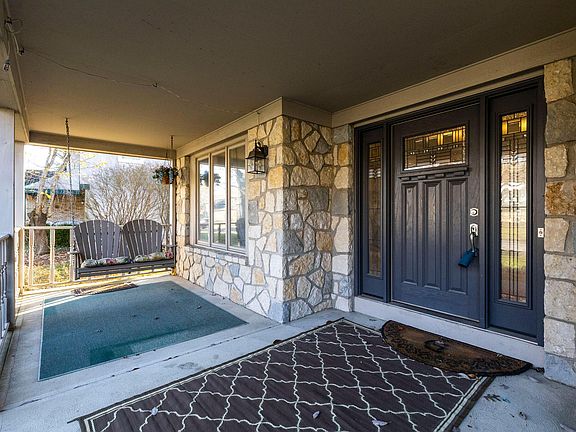3rd image of 5519 Old Pond Dr