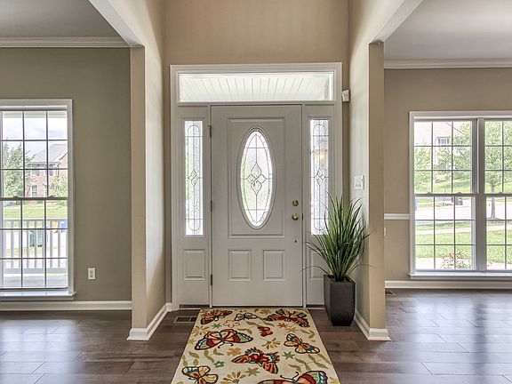 2nd image of 1060 Silver Maple Cir